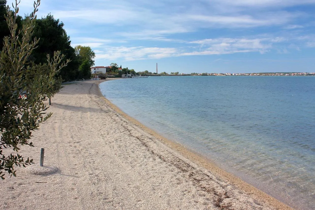 Apartments With A Parking Space Vrsi, Zadar - 15944  Vrsi